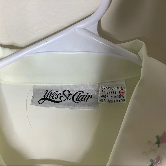 < Vtg Yves St. Clair Ivory Button Down With Floral Detail > - Picture 3 of 5